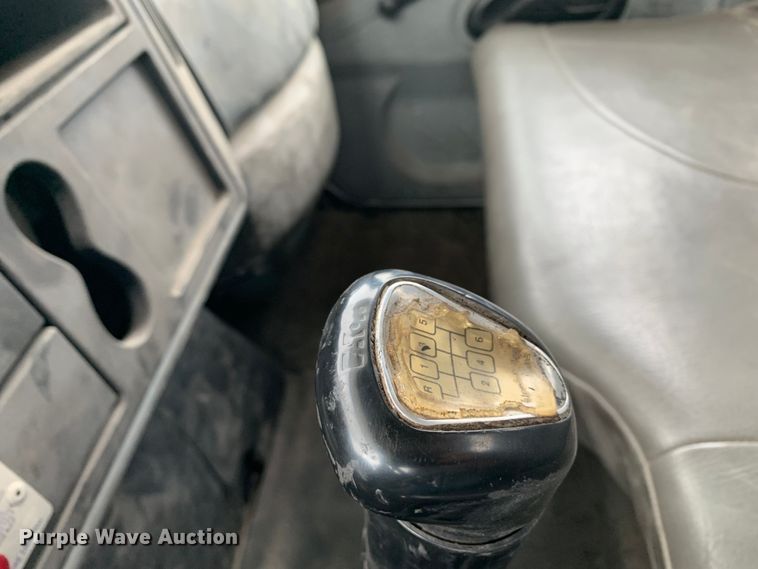 image for item DM7777 2003 International 4200 forestry bucket truck