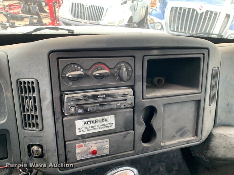 image for item DM7777 2003 International 4200 forestry bucket truck