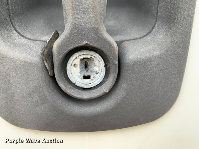 image for item DM7777 2003 International 4200 forestry bucket truck