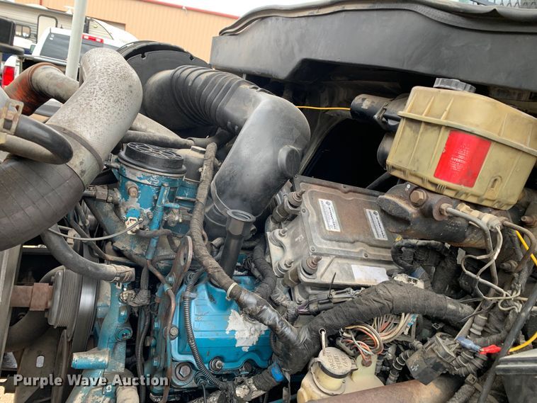 image for item DM7777 2003 International 4200 forestry bucket truck