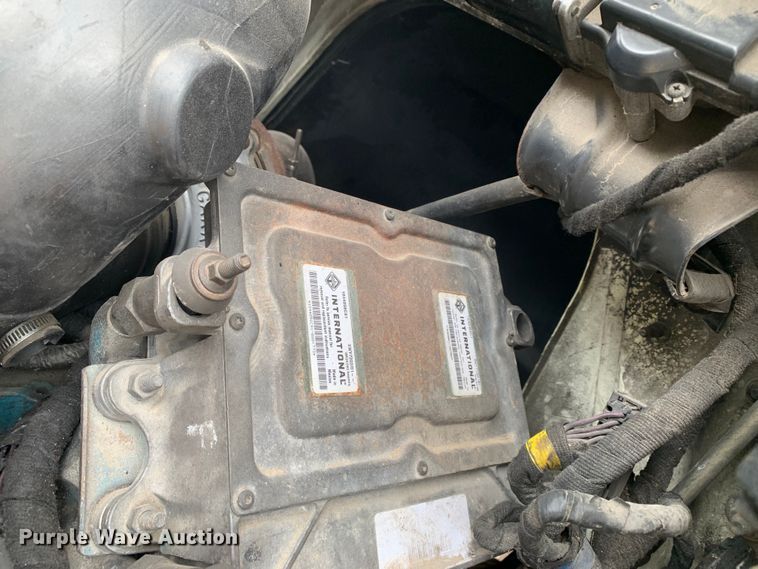 image for item DM7777 2003 International 4200 forestry bucket truck