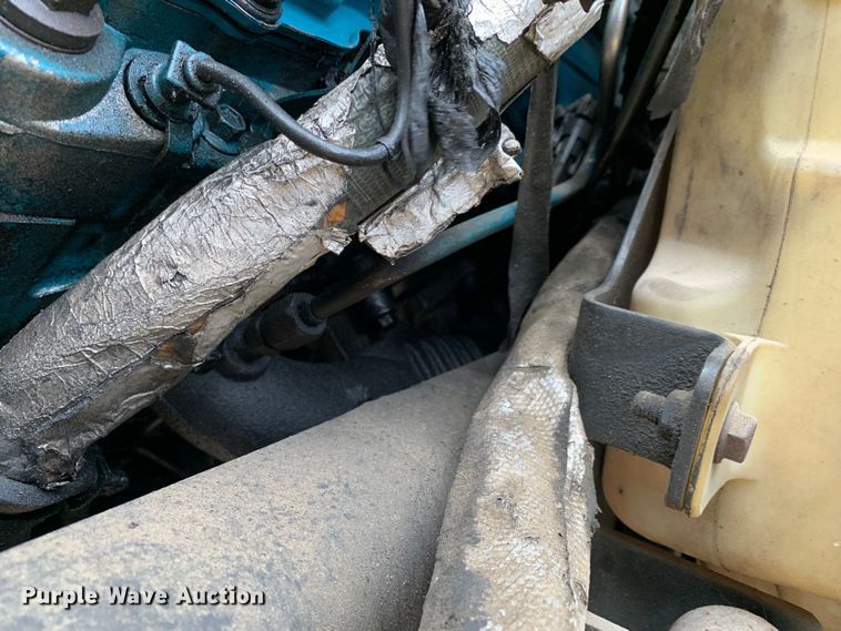 image for item DM7777 2003 International 4200 forestry bucket truck