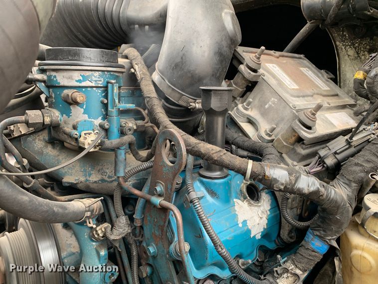 image for item DM7777 2003 International 4200 forestry bucket truck