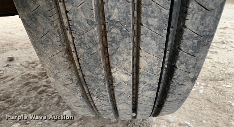 image for item DM7777 2003 International 4200 forestry bucket truck