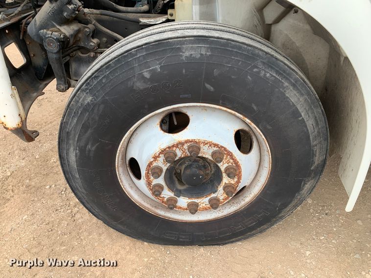 image for item DM7777 2003 International 4200 forestry bucket truck