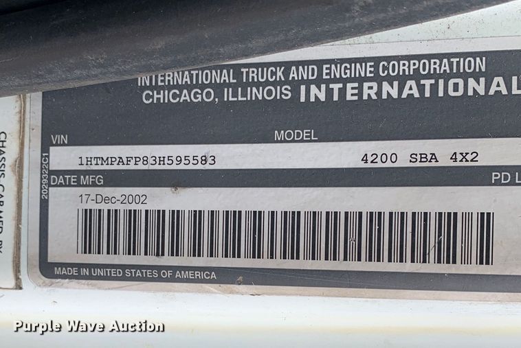 image for item DM7777 2003 International 4200 forestry bucket truck