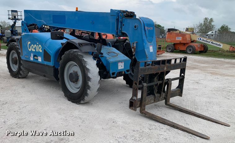 image for item DM7781 2016 Genie GTH-844 telehandler
