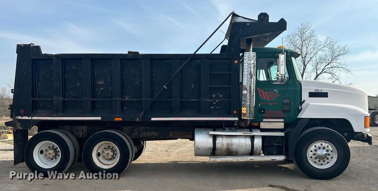 image for item DN0715 1998 Mack CH613 dump truck