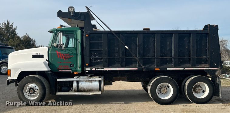 image for item DN0715 1998 Mack CH613 dump truck