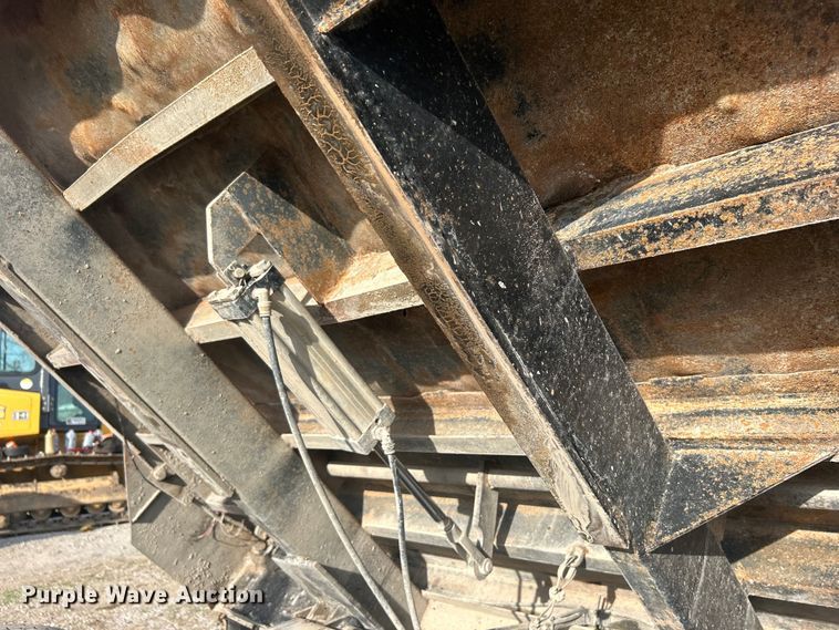 image for item DN0715 1998 Mack CH613 dump truck