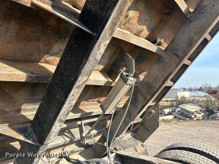 image for item DN0715 1998 Mack CH613 dump truck