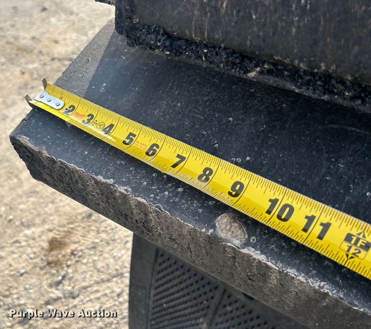 image for item DN0715 1998 Mack CH613 dump truck