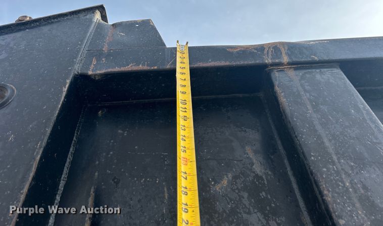 image for item DN0715 1998 Mack CH613 dump truck