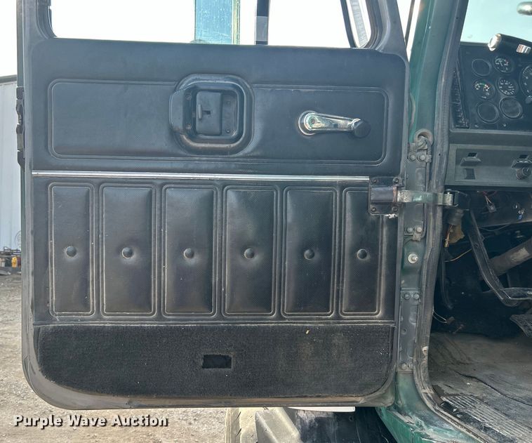 image for item DN0715 1998 Mack CH613 dump truck