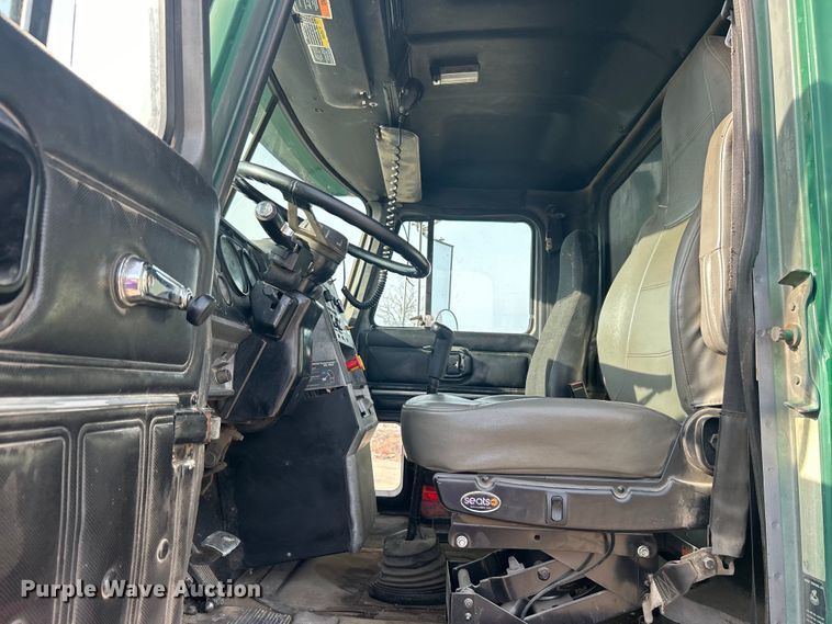 image for item DN0715 1998 Mack CH613 dump truck