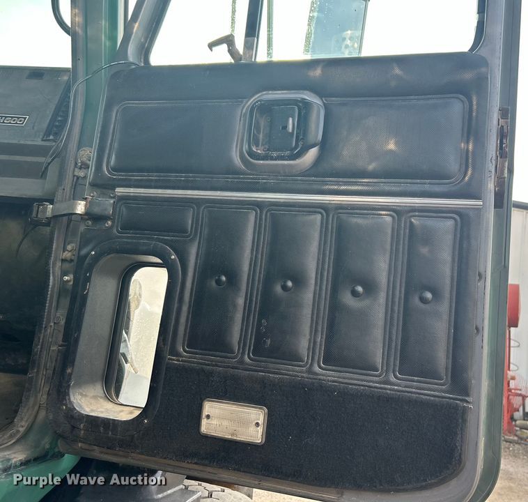 image for item DN0715 1998 Mack CH613 dump truck