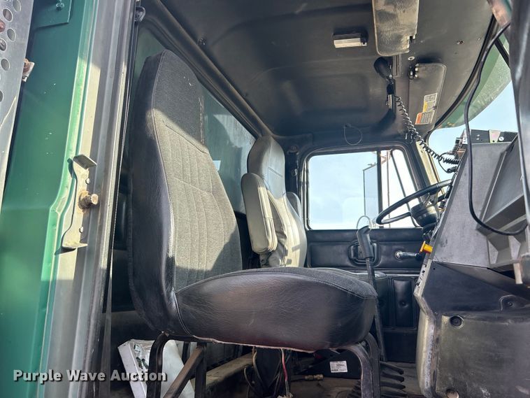 image for item DN0715 1998 Mack CH613 dump truck