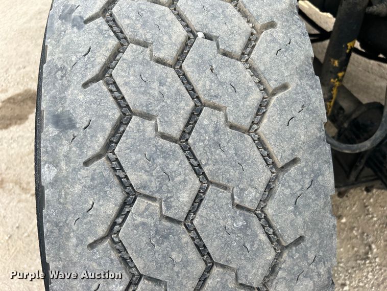 image for item DN0715 1998 Mack CH613 dump truck