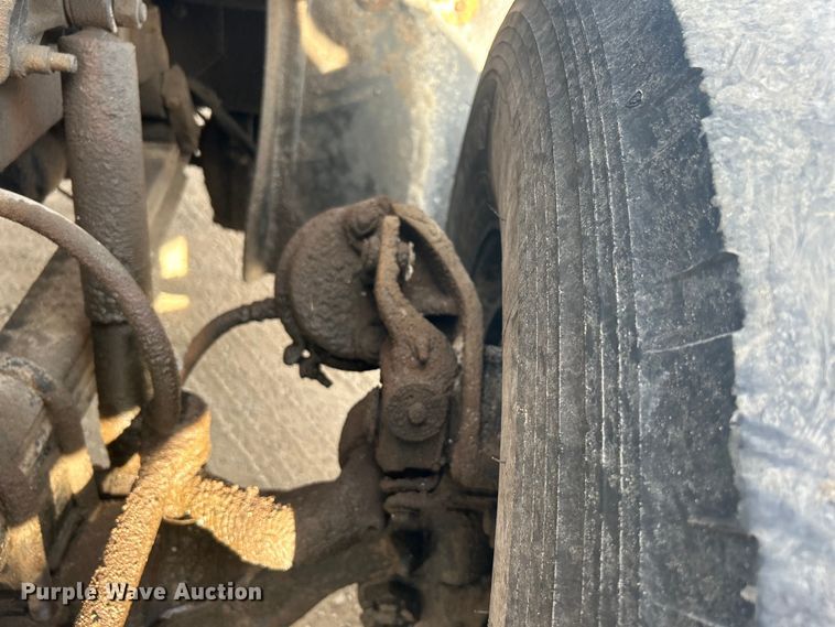 image for item DN0715 1998 Mack CH613 dump truck