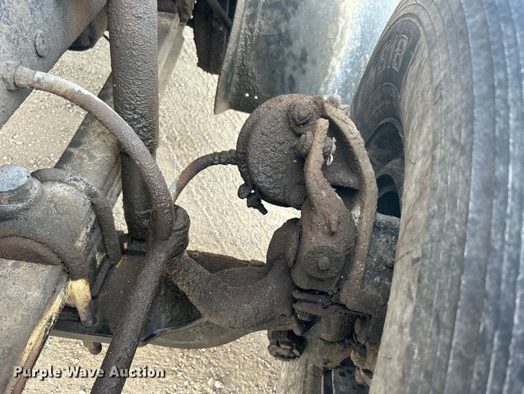 image for item DN0715 1998 Mack CH613 dump truck