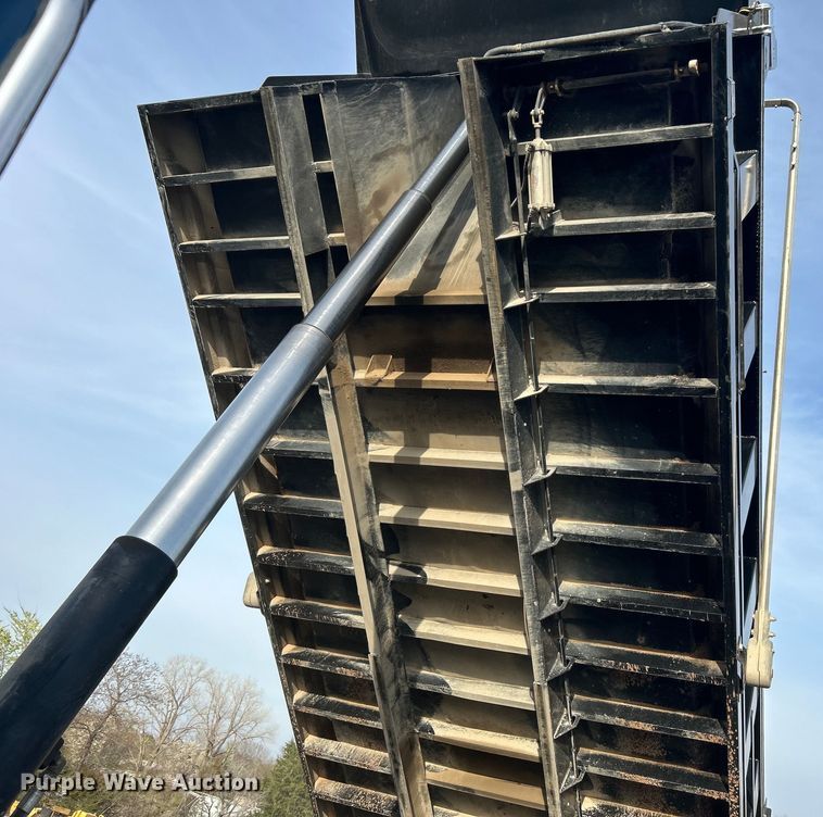 image for item DN0716 2014 Freightliner Business Class M2 dump truck