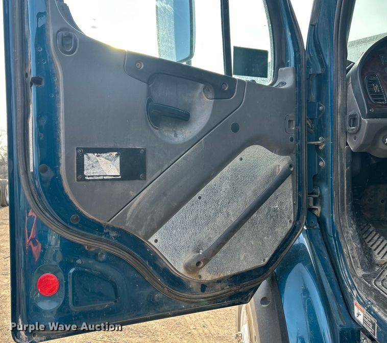 image for item DN0716 2014 Freightliner Business Class M2 dump truck