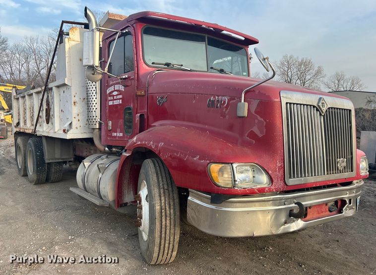 image for item DN0718 1998 International  9200 dump truck