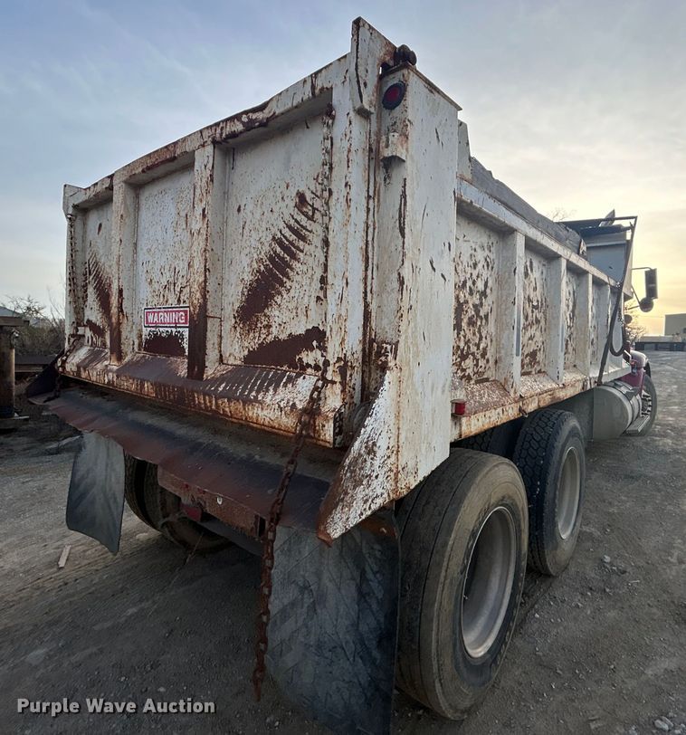 image for item DN0718 1998 International  9200 dump truck