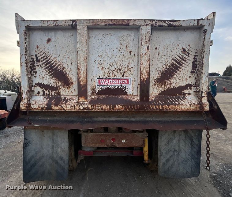 image for item DN0718 1998 International  9200 dump truck