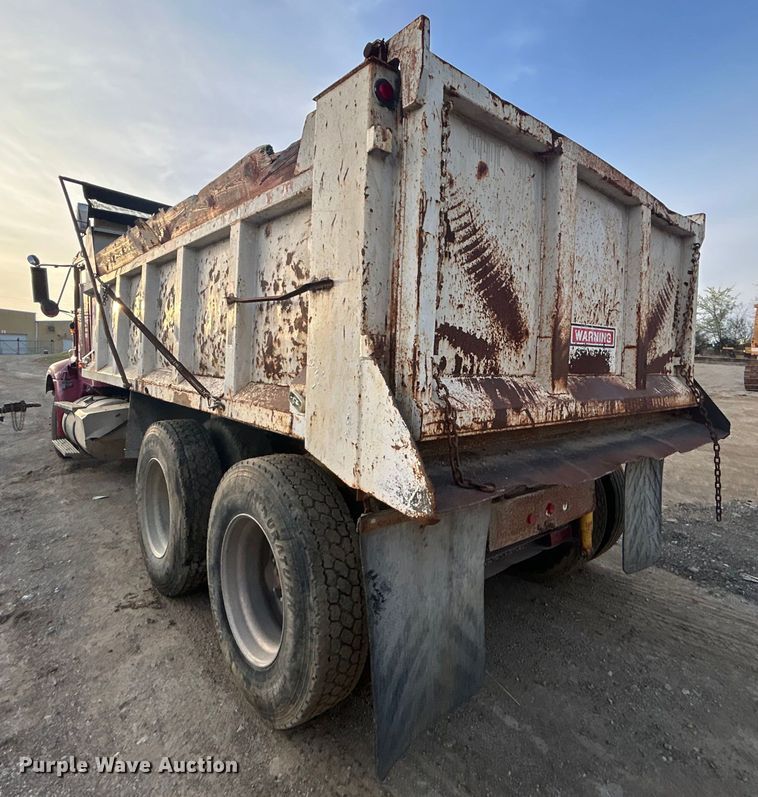 image for item DN0718 1998 International  9200 dump truck
