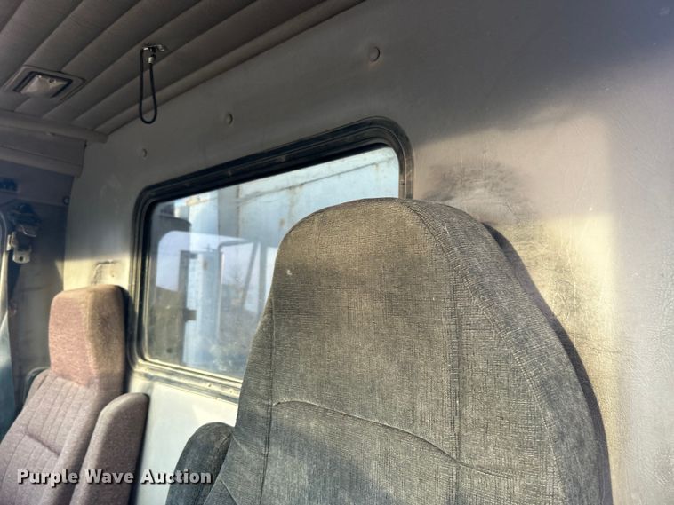 image for item DN0718 1998 International  9200 dump truck