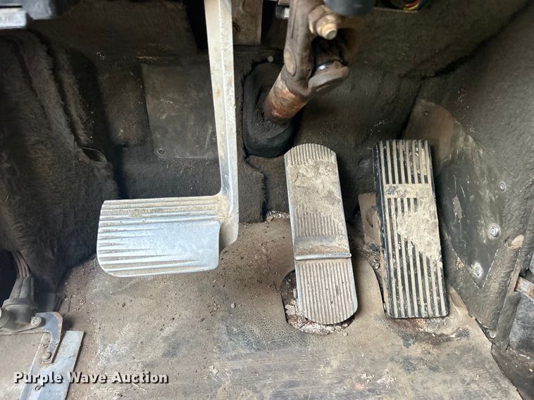 image for item DN0718 1998 International  9200 dump truck