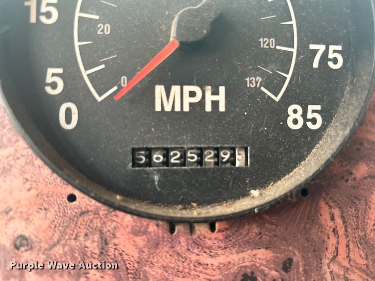 image for item DN0718 1998 International  9200 dump truck