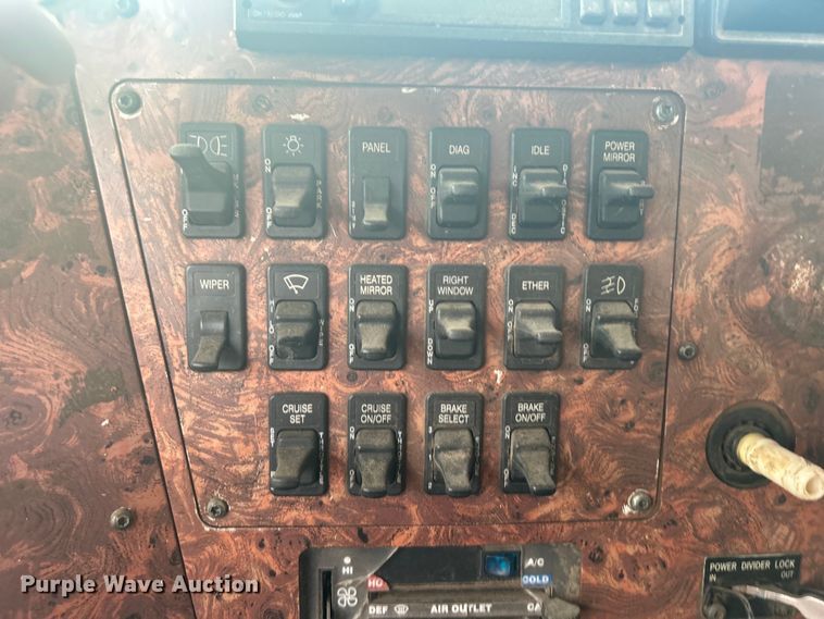 image for item DN0718 1998 International  9200 dump truck