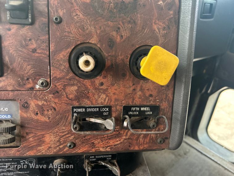 image for item DN0718 1998 International  9200 dump truck