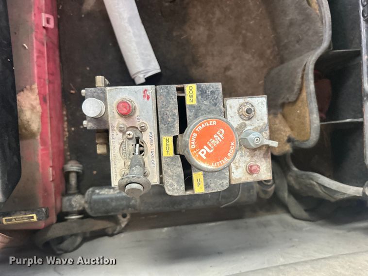 image for item DN0718 1998 International  9200 dump truck