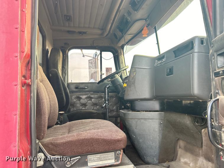 image for item DN0718 1998 International  9200 dump truck