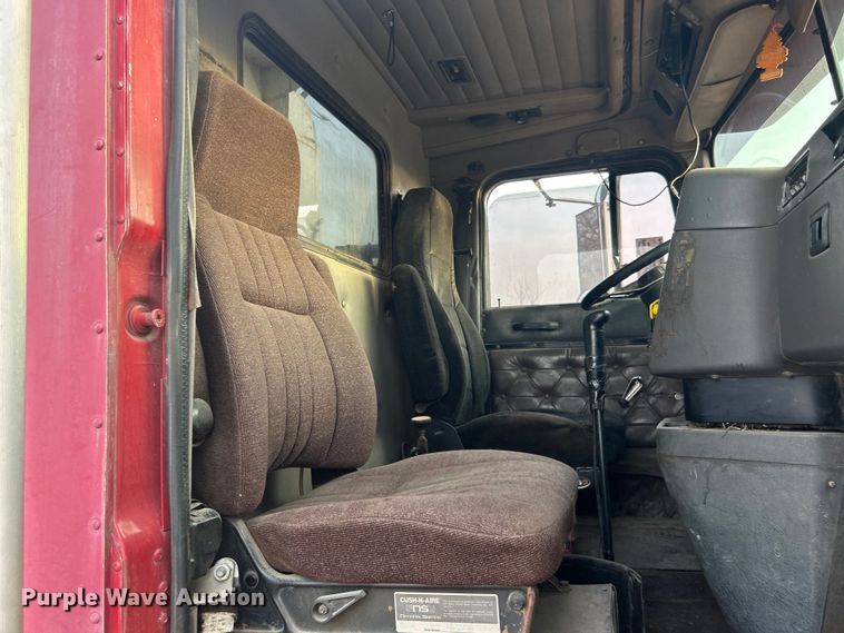 image for item DN0718 1998 International  9200 dump truck