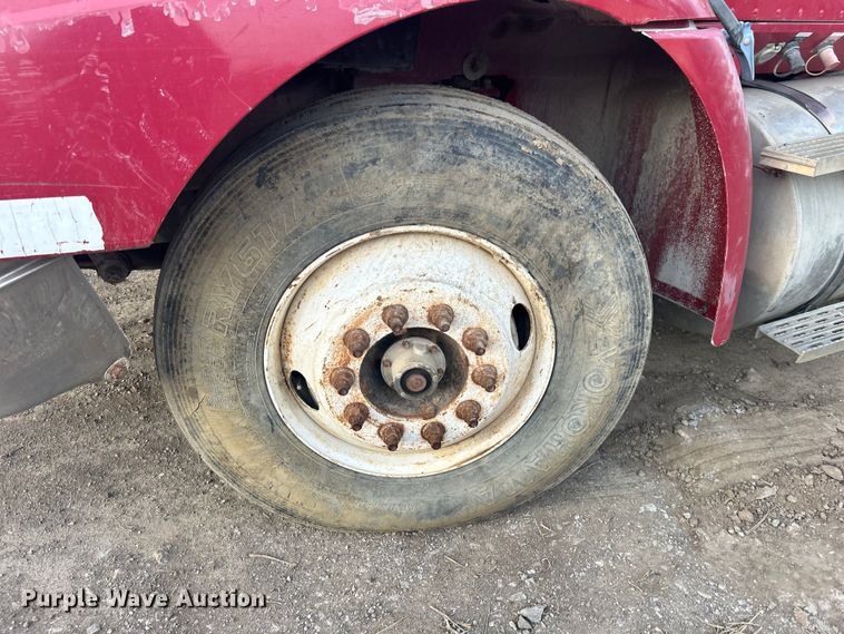 image for item DN0718 1998 International  9200 dump truck