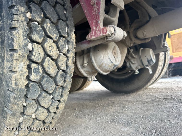 image for item DN0718 1998 International  9200 dump truck