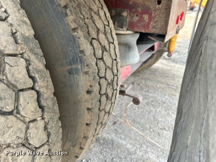 image for item DN0718 1998 International  9200 dump truck