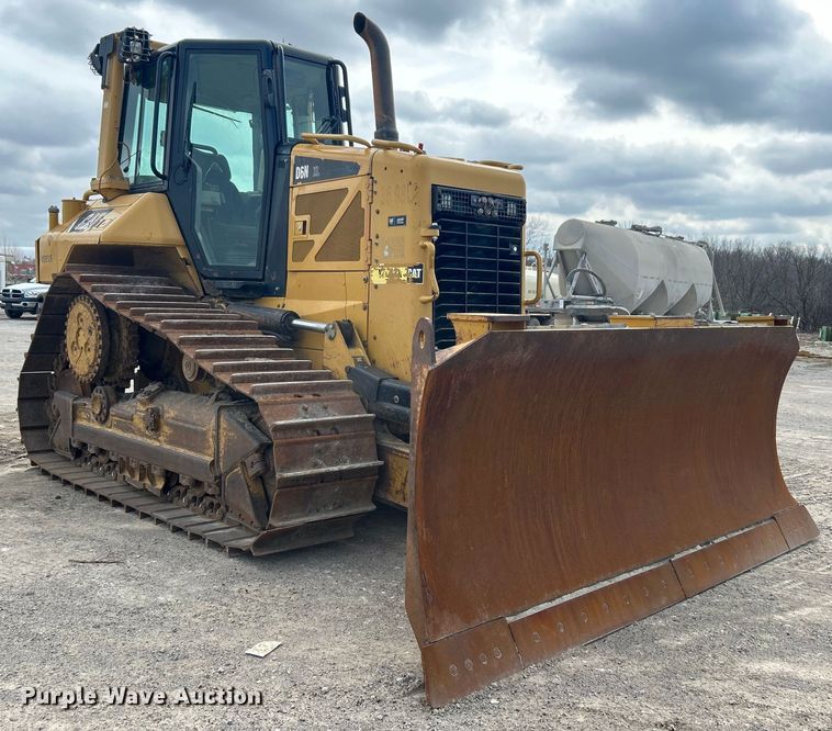 image for item DO1002 Caterpillar D6N XL dozer