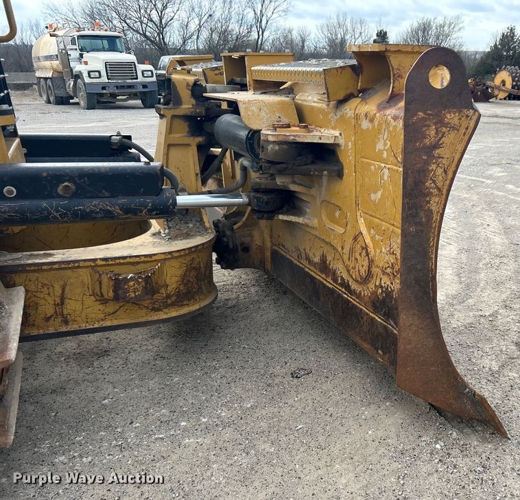 image for item DO1002 Caterpillar D6N XL dozer