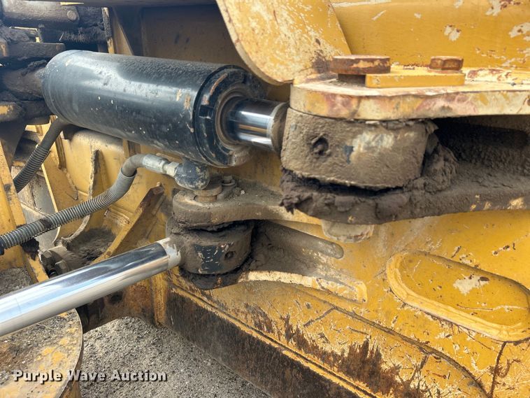 image for item DO1002 Caterpillar D6N XL dozer