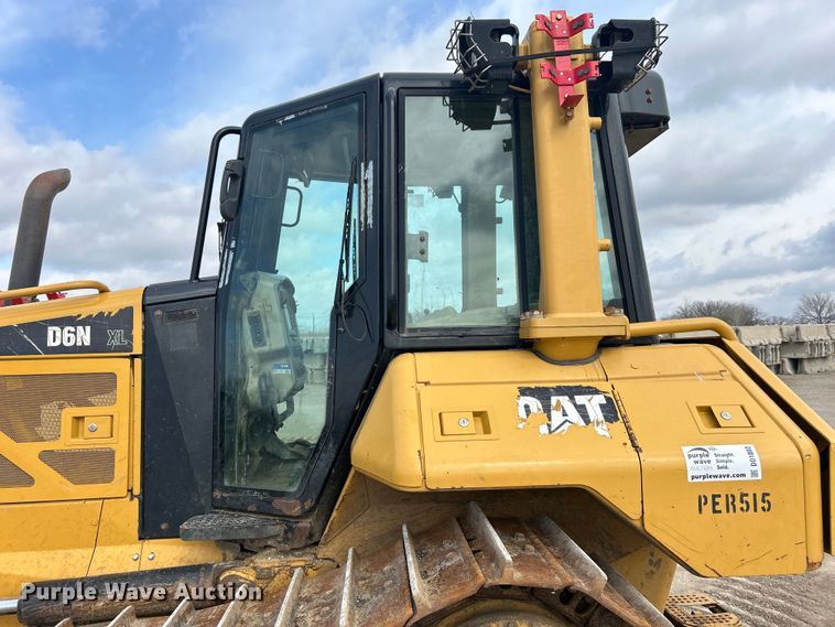 image for item DO1002 Caterpillar D6N XL dozer