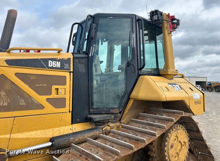 image for item DO1002 Caterpillar D6N XL dozer