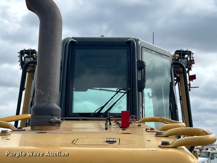 image for item DO1002 Caterpillar D6N XL dozer