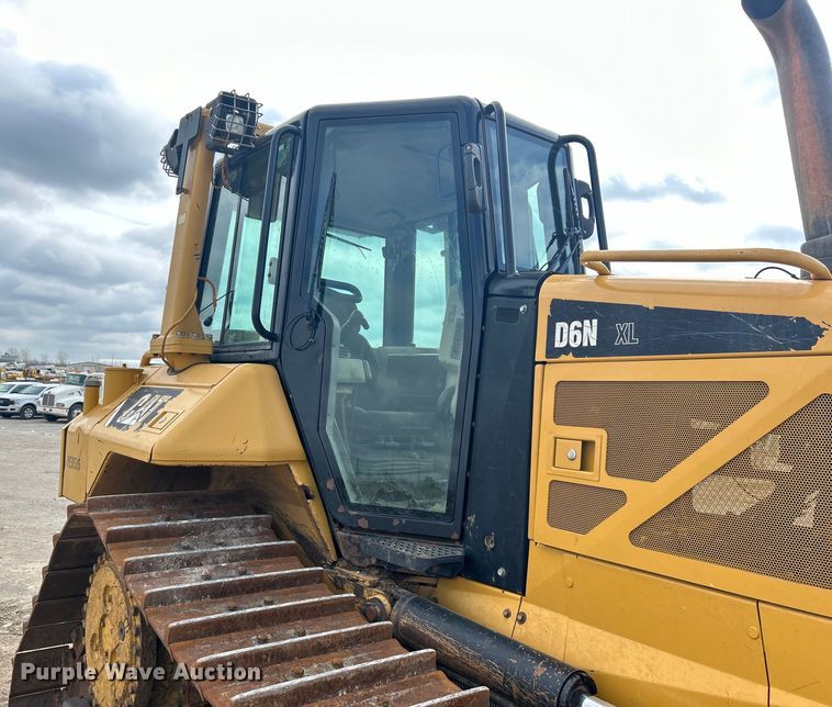image for item DO1002 Caterpillar D6N XL dozer