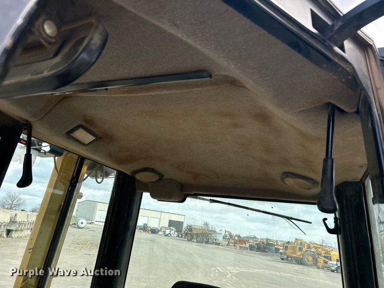 image for item DO1002 Caterpillar D6N XL dozer