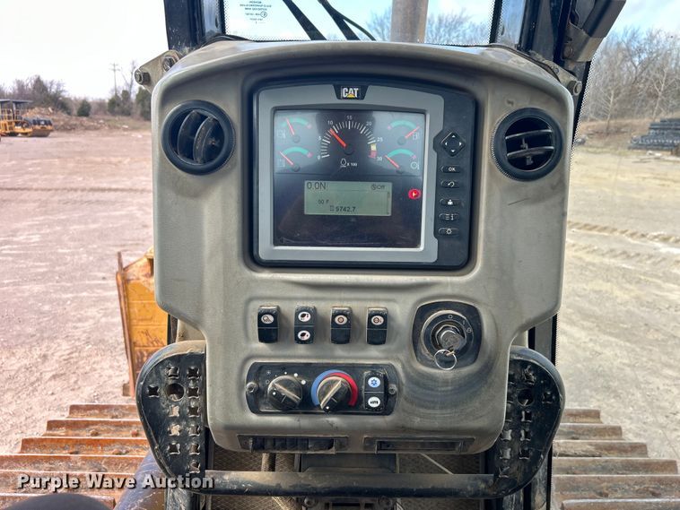 image for item DO1002 Caterpillar D6N XL dozer